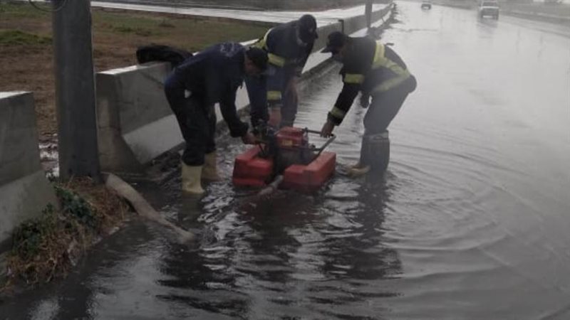 رفع آثار الأمطار