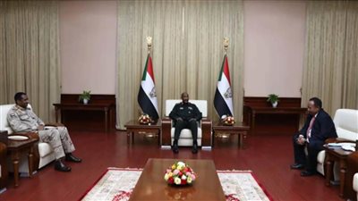 لقاء في القصر الجمهوري بالسودان بين البرهان وحمدوك ودقلو