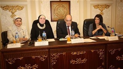 وزيرتا الصناعة والتعاون الدولي تستعرضان أمام 