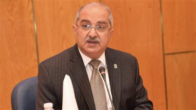 رئيس جامعة أسيوط يقرر صرف علاوة تشجيعية لأكثر من 2500 موظف