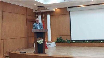 محافظ بورسعيد يلتقي رؤساء الأحياء بالمحافظة