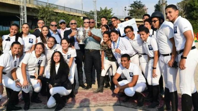 أعضاء نادى الفروسية