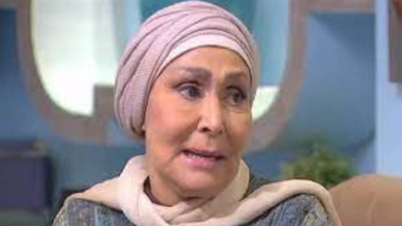 الفنانة القديرة سهير