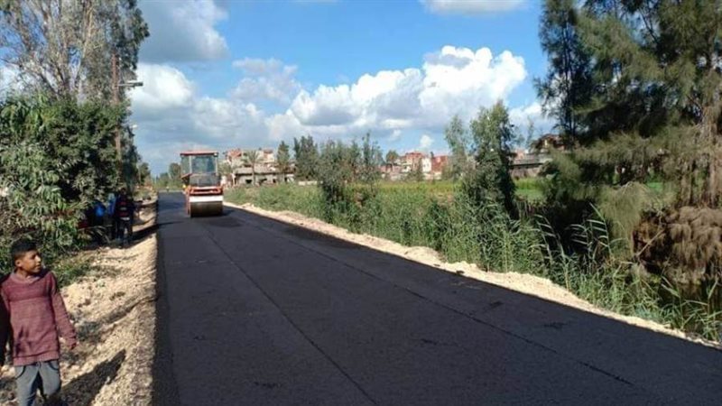 رصف ٥ شوارع وطريقين