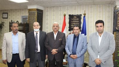 المجاهد يناقش مع محافظ السويس الفرص الاستثمارية