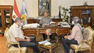 محافظ أسيوط يتابع سير العمل بمنظومة المتغيرات المكانية لرصد التعديات والقضاء على البناء العشوائي