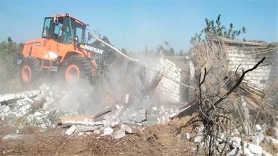 إزالة 17 حالة تعد على أملاك الدولة ببلطيم بكفر الشيخ