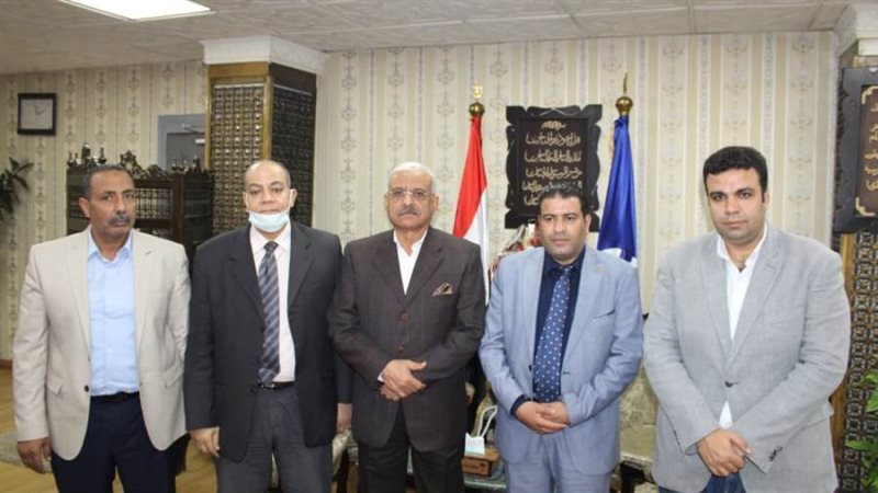 المجاهد مع محافظ