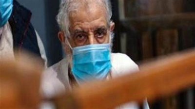 النيابة تتلو أمر إحالة عبدالمنعم أبوالفتوح ومحمود عزت و23 آخرين للمحاكمة