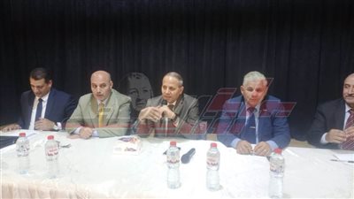 وكيل تعليم كفر الشيخ يعقد اجتماعا استعداداً لامتحانات  الفصل الدراسي الأول