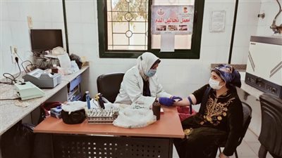 صحة المنيا تقدم الخدمات الطبية لـ 1820 مواطنًا بأولاد مرجان بديرمواس