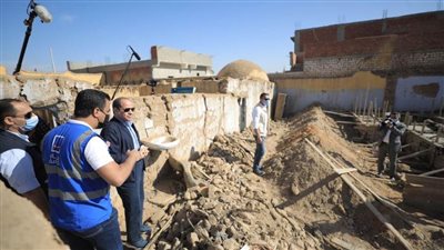 الرئيس السيسي يتفقد قرية غرب أسوان المتضررة من السيول 