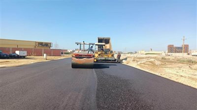 محافظ بورسعيد: استمرار  العمل  فى رصف ورفع كفاءة الطرق بالمنطقة الصناعية جنوب بورسعيد