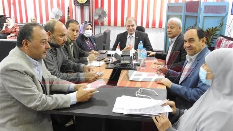 لجنة ثلاثية لمناقشة