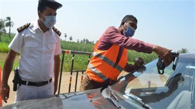 تحرير 2817 مخالفة عدم تركيب الملصق الإلكتروني ورفع 38 سيارة ودراجة متهالكة خلال 24 ساعة