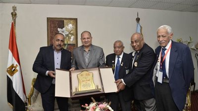 محافظ أسيوط يستقبل وفد الجمعية المصرية لرواد الكشافة والمرشدات