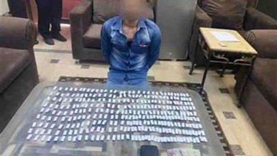 ضبط 32 إسطوانة لمخدر الهيروين مخبأة بمخازن سرية بسيارة يستقلها عنصر إجرامي بالإسماعيلية