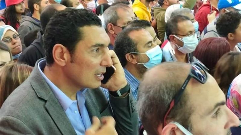 جوهر نبيل يصل الخيمة