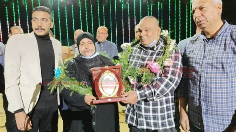 تكريم أسرة الشهيد