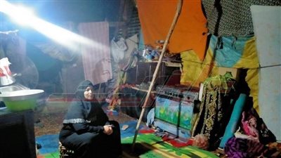 ”مساعدة مالية وسكن كريم“ لأسرة تسكن خيمة في الشارع بـ”المنوفية“ 