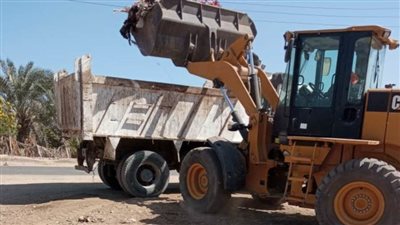 رئيس مدينة بني سويف يتابع القوافل الطبية بقرى المركز