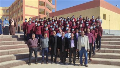 ممثلو الشركة القابضة لمياه الشرب في زيارة للمدرسة الفنية للمياه بأسيوط