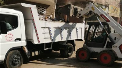  رئيس مدينة ببا يتابع إزالة مخالفات البناء 