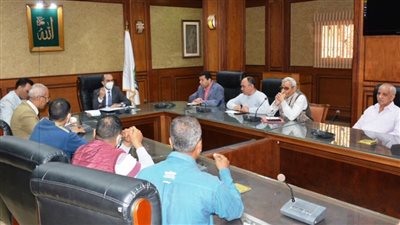 نائب محافظ سوهاج يعقد اجتماعا مع لجنة استرداد أراضي أملاك الدولة