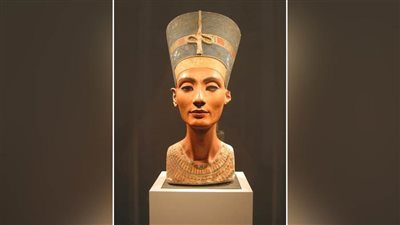 تعرف على ١٤ معلومة عن جميلة الجميلات.. ملكة مصر القديمة 