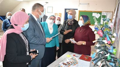 كلية تمريض الإسكندرية تنظم معرضا خيريا للملابس الجديدة للطلاب