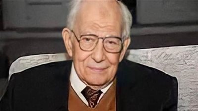 نجوم الفن يدعمون الفنان رشوان توفيق في محنته 