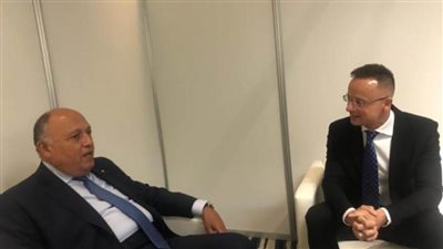 شكرى ونظيره المجري يبحثان ببرشلونة الدفع قدما بمجالات التعاون والعمل المشترك