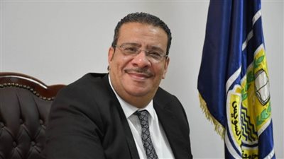  رئيس جامعة القناة يتابع من غرفة العمليات جولة الإعادة للانتخابات الطلابية