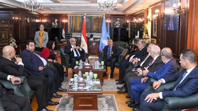 محافظ الإسكندرية: إقامة دورة تدريبية بالتنسيق مع هيئة قضايا الدولة لتنمية مهارات العاملين بالإدارات القانونية 