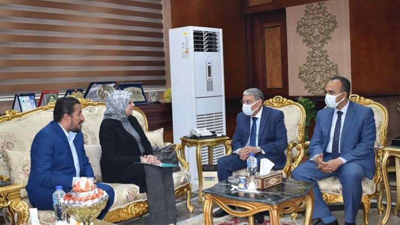 محافظ المنيا خلال