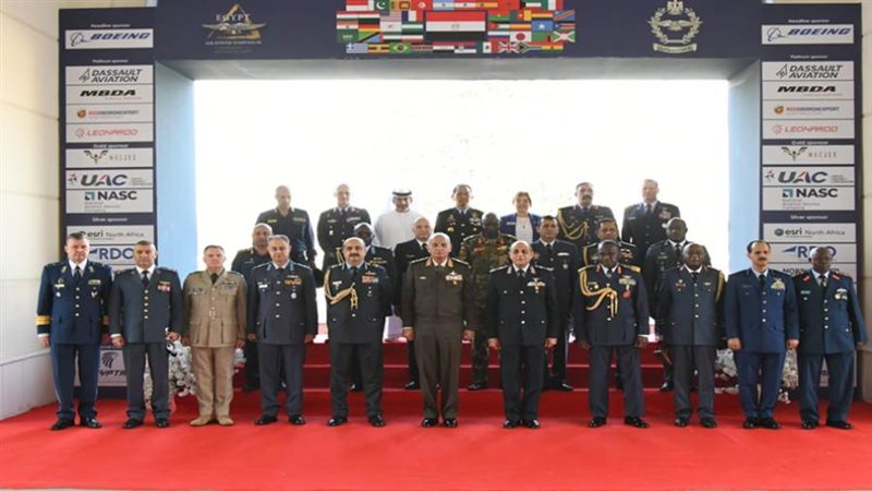 وزير الدفاع يشهد