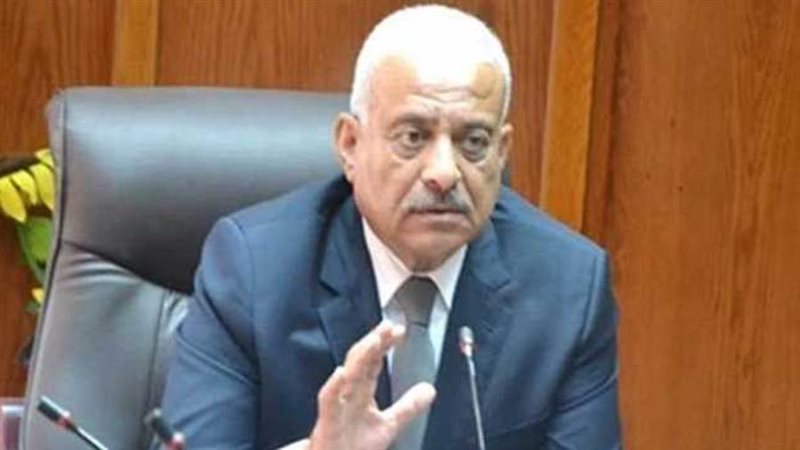 محافظ السويس عبدالمجيد