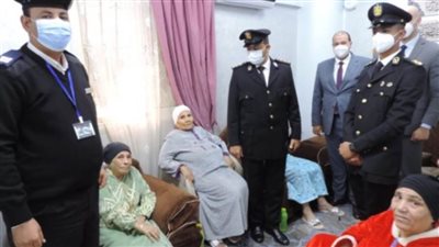وفود من ضباط وضابطات الشرطة في زيارة لدور رعاية المسنات بمختلف مديريات الأمن