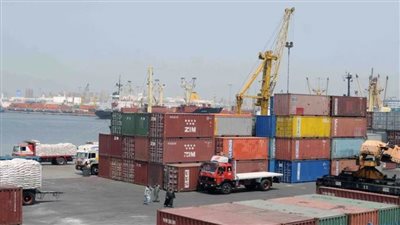 تداول 458 شاحنة و1628 طن بضائع عامة ومتنوعة بموانىء البحر الأحمر