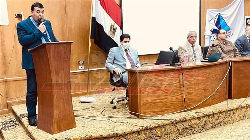 خلال الندوة