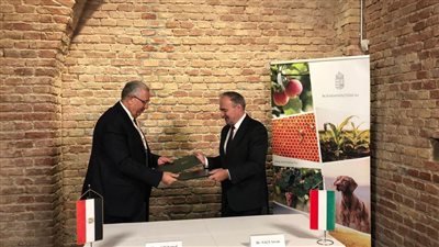 وزير الزراعة يبحث مع نظيره المجري آفاق التعاون الزراعي 