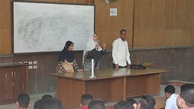 مركز تعليم الكبار بجامعة سوهاج يواصل جولاته التوعوية