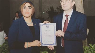 تكريم الزميلة شاهيناز عزام من المركز الثقافي الروسي