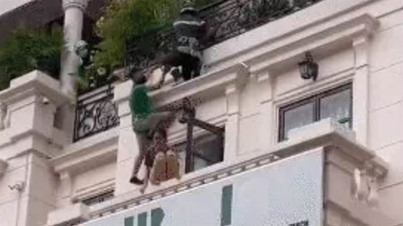 إنقاذ فتاة من الانتحار