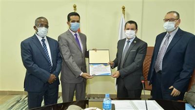 رئيس جامعة الوادي الجديد يترأس اجتماع جلسة مجلس الجامعة رقم 39