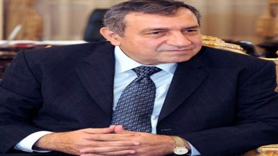 عصام شرف يؤكد أهمية التعاون الدولي الذي يحقق التنمية المستدامة للشعوب