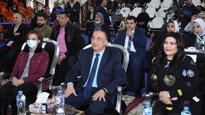 محافظ الإسكندرية يتواجد وسط أبنائه من ذوي الهمم ويحتفل معهم باليوم العالمي