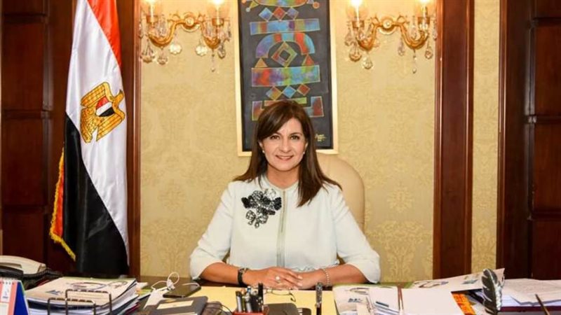 السفيرة نبيلة مكرم