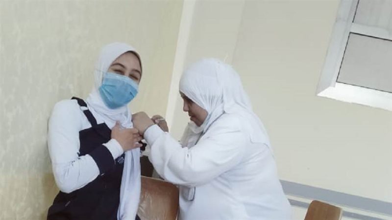 قوافل لتطعيم طلاب