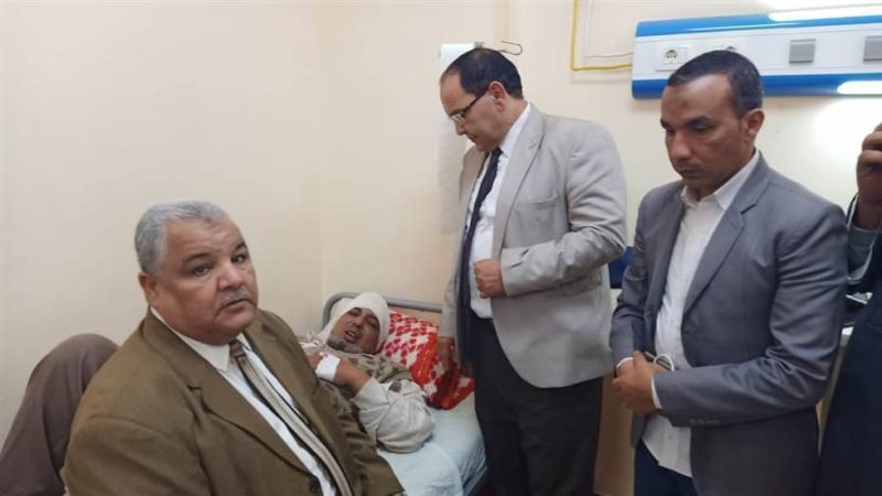 مسولو التعليم يزرون